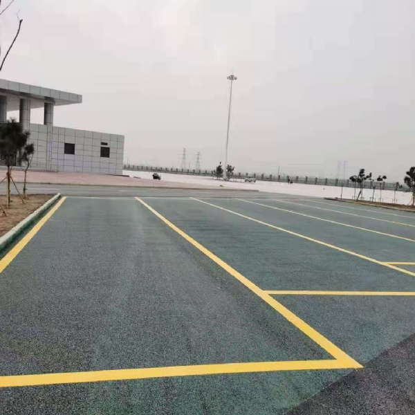高速公路服務(wù)區停車(chē)位路面改色劃線(xiàn)案例